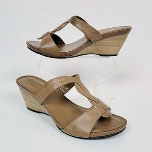 Predictions Womens Brown T-Strap Wedge Sandals Faux Wood Heel Size 8 Wide